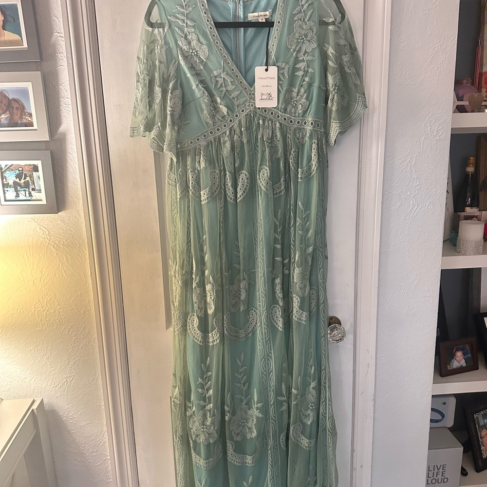 Elegant Green Maxi Dress